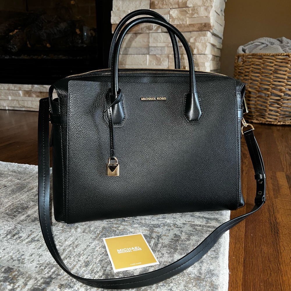 Micheal Kors Authentic handbag